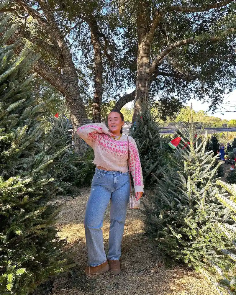 christmas sweater outfit