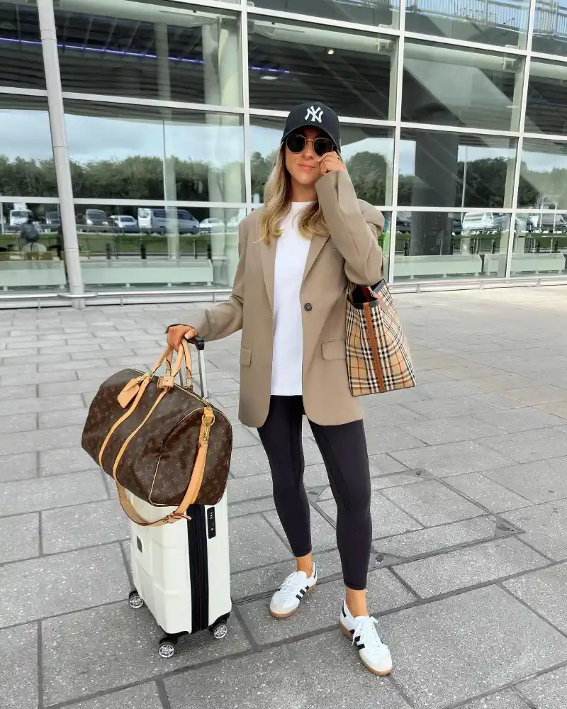 Comfy Airport Outfits