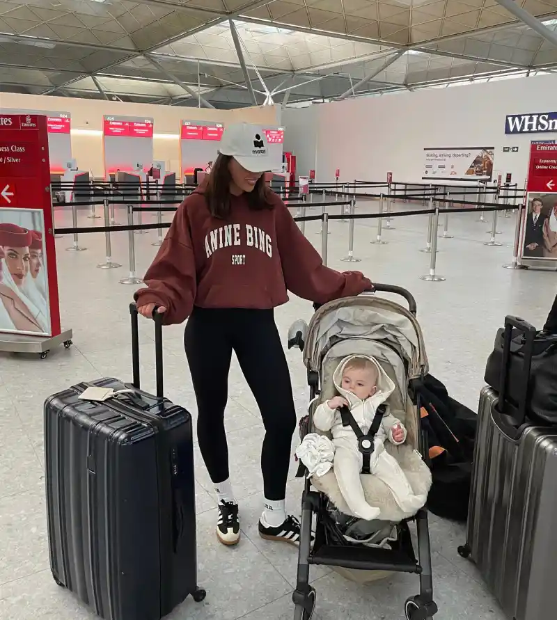 Comfy Airport Outfits