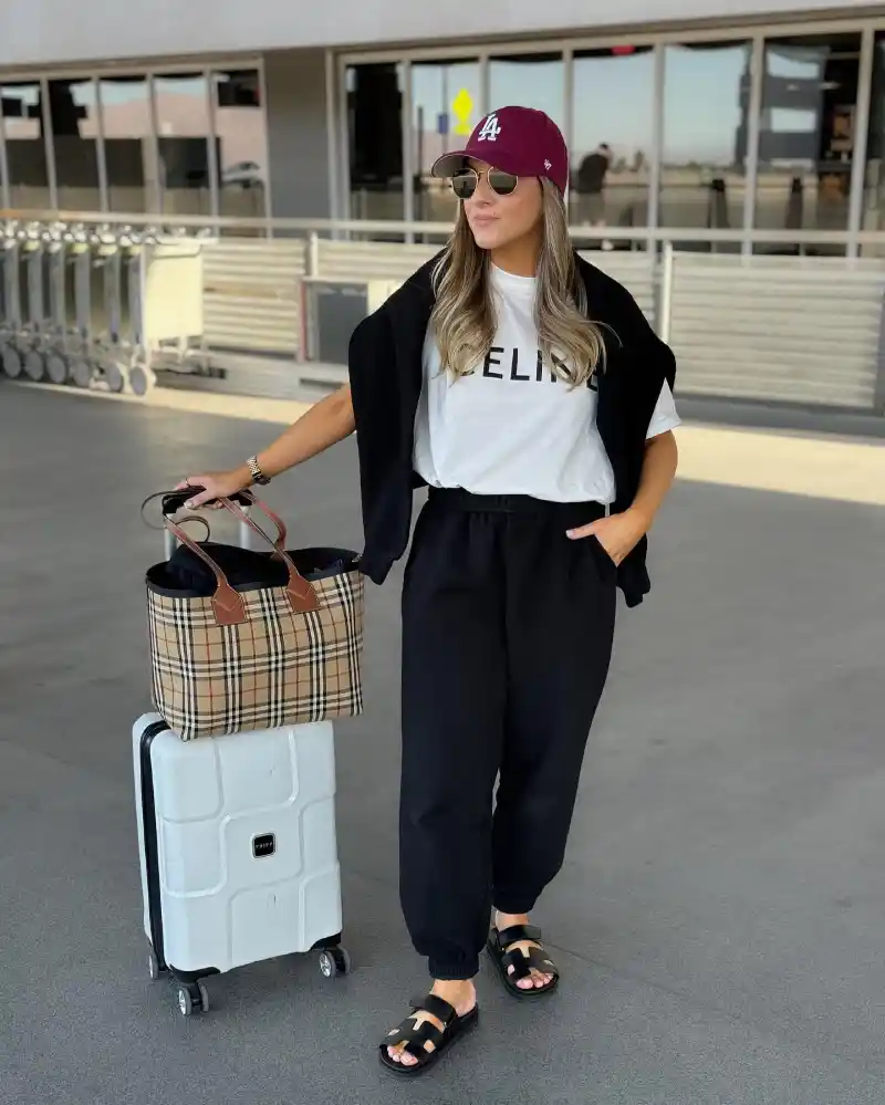 Comfy Airport Outfits